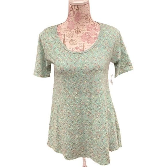 NWT LuLaRoe “Perfect T” Short Sleeve Shirt Size XS (2-4) - Picture 1 of 8